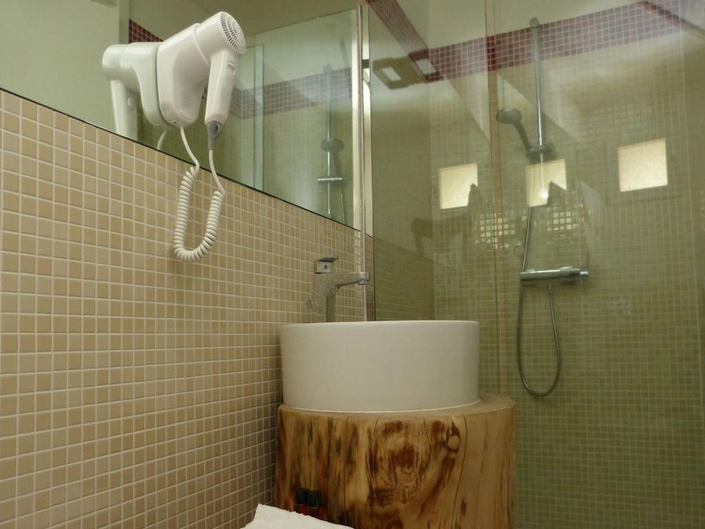 Fontana Rooms Lake Como Quarto foto