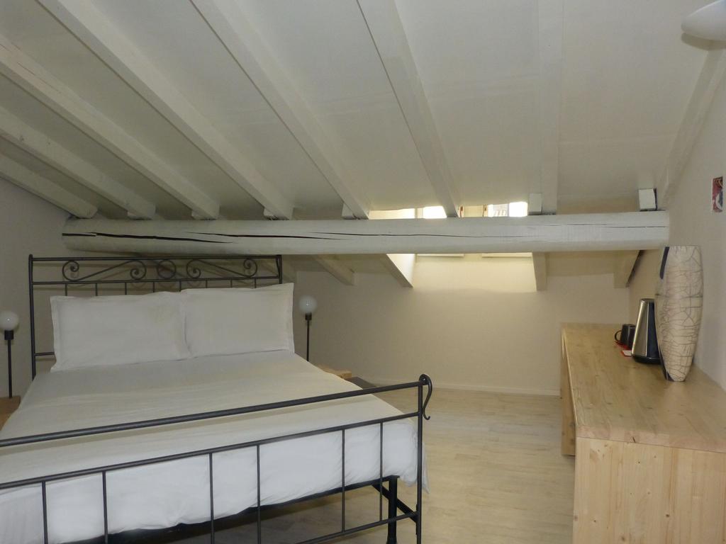 Fontana Rooms Lake Como Quarto foto