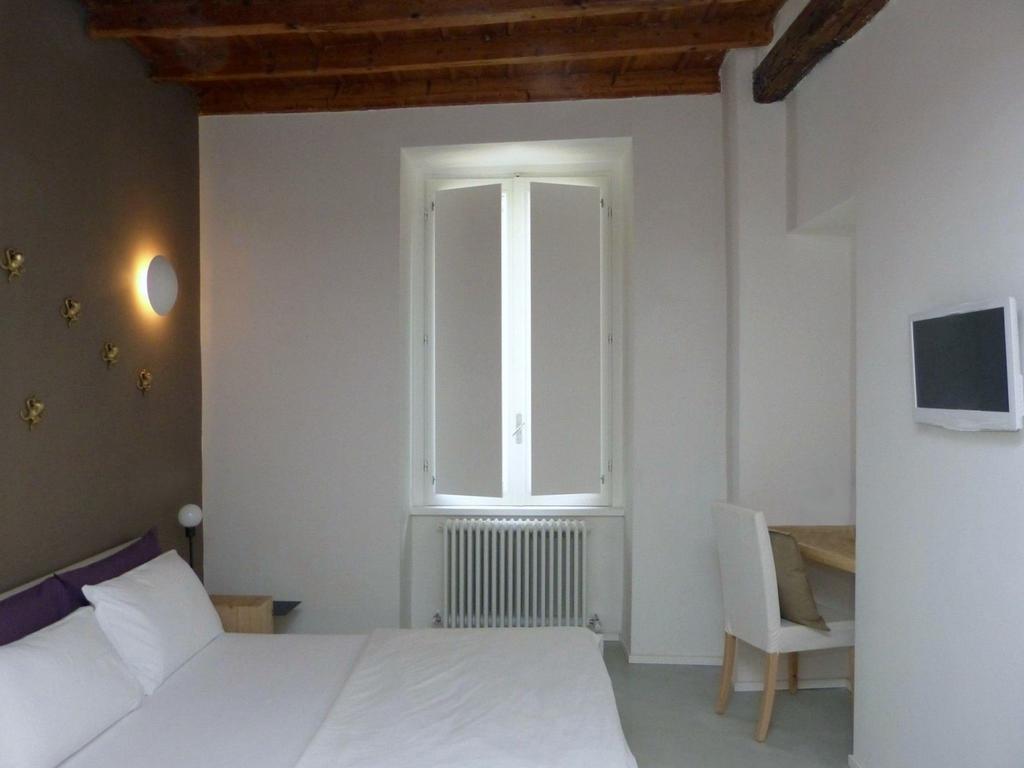 Fontana Rooms Lake Como Quarto foto